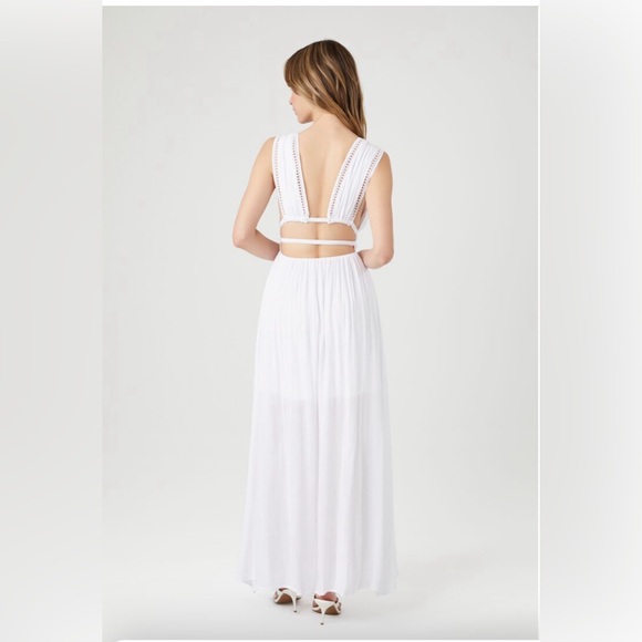 NWT Forever 21 White Crepe Caged V Neck Maxi Dress. Size M. - Picture 2 of 5